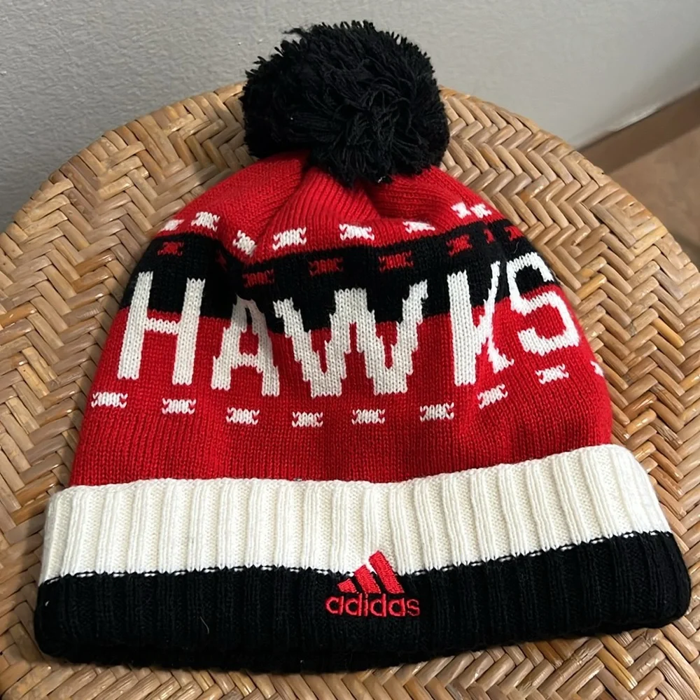 NBA Atlanta Hawks Adidas Cuffed Knit With Pom Beanie Toboggan Black Red - Picture 4 of 6